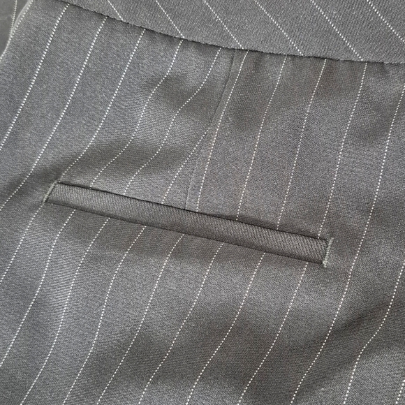 Moda International NWOT Women's Wide Leg Black Pinstripe Trousers - Size 10 - Picture 10 of 13